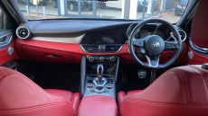 Alfa Romeo Giulia 2.0 TB 280 Veloce [Performance brake] 4dr Auto Petrol Saloon